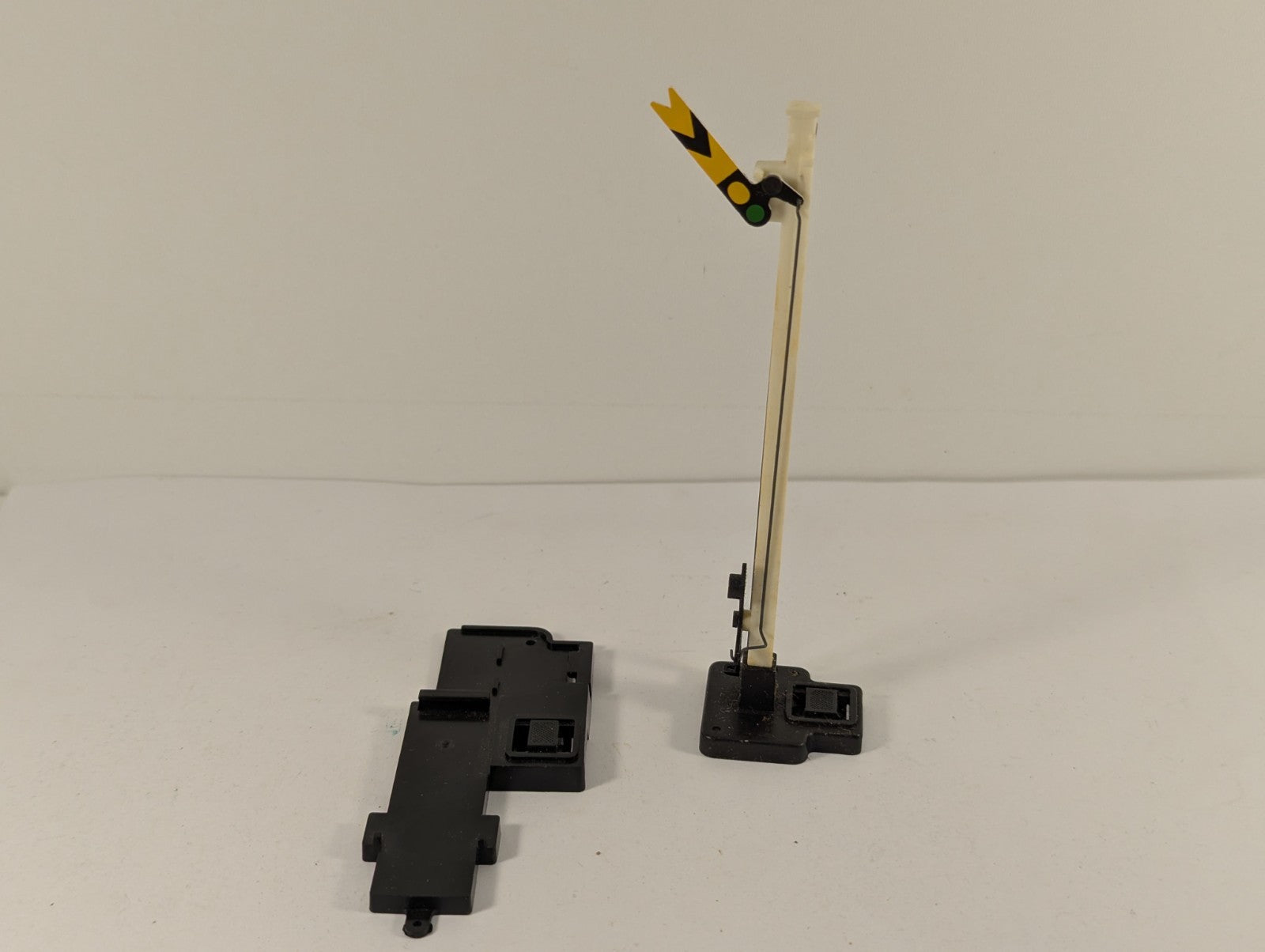 Hornby R172 OO Gauge Single Distant Signal