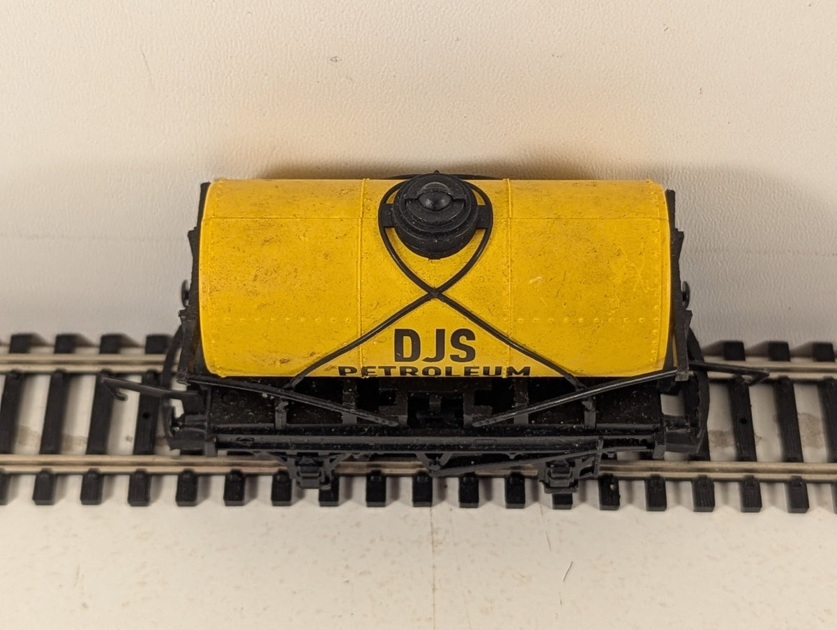 Hornby OO Gauge DJS Petroleum Tank Wagon Goods Wagon DJS Petroleum