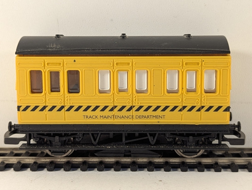 Hornby OO Gauge Track Maintenance Department 4-Wheel Coach Passenger Coach C1