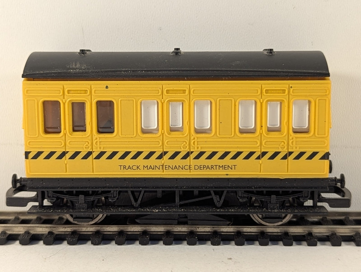 Hornby OO Gauge Track Maintenance Department 4-Wheel Coach Passenger Coach C1