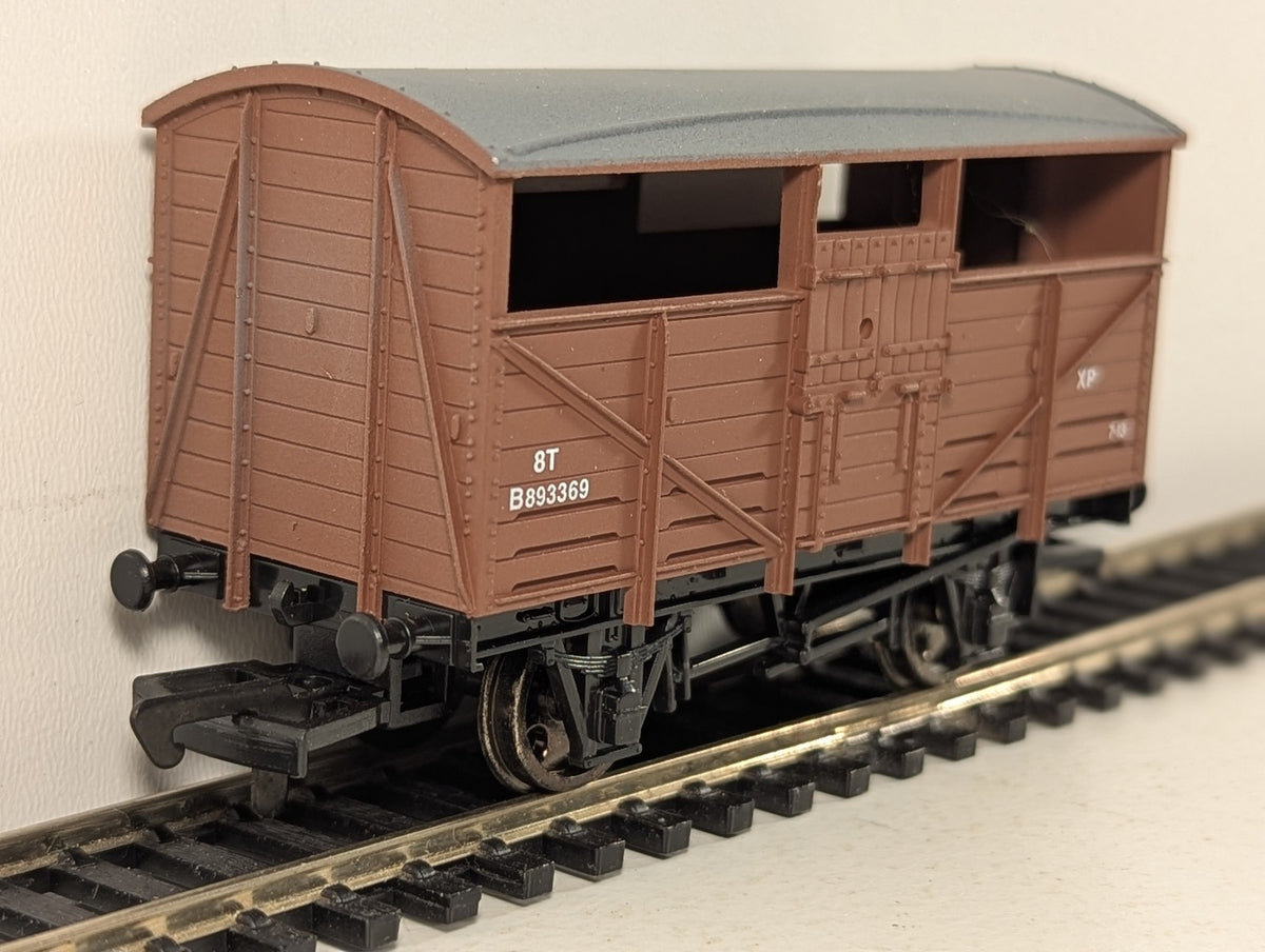 Dapol OO Gauge BR Cattle Wagon Goods Wagon B893369 BR Bauxite B501