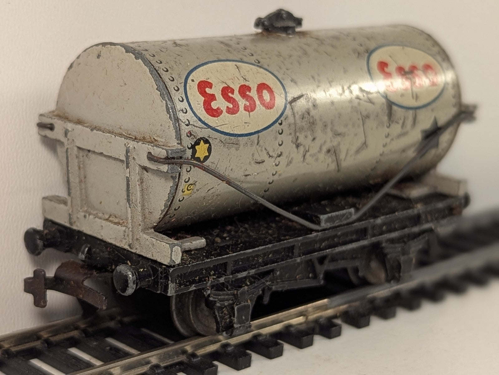 Hornby Dublo OO Gauge Silver Esso Tank Wagon