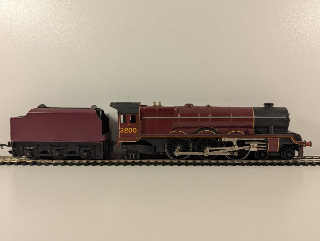 Tri-ang OO Gauge Princess Royal Class Steam Locomotive 6200 LMS Maroon