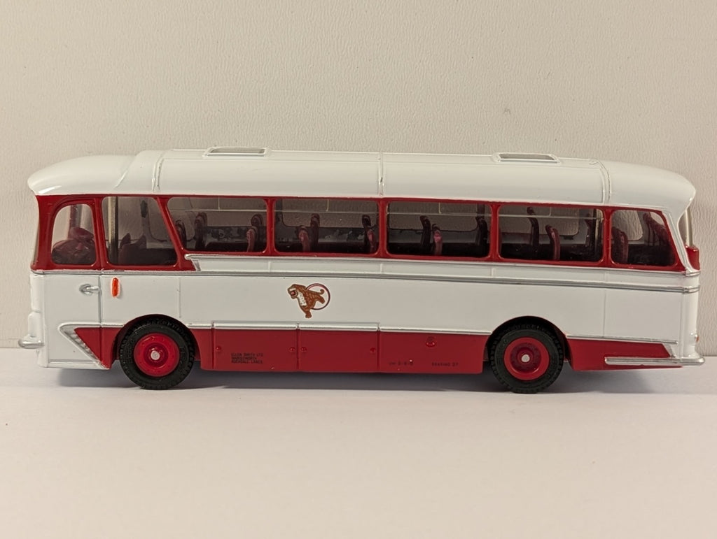 EFE Harrington Grenadier Coach – Ellen Smith Livery – 1:76 Scale