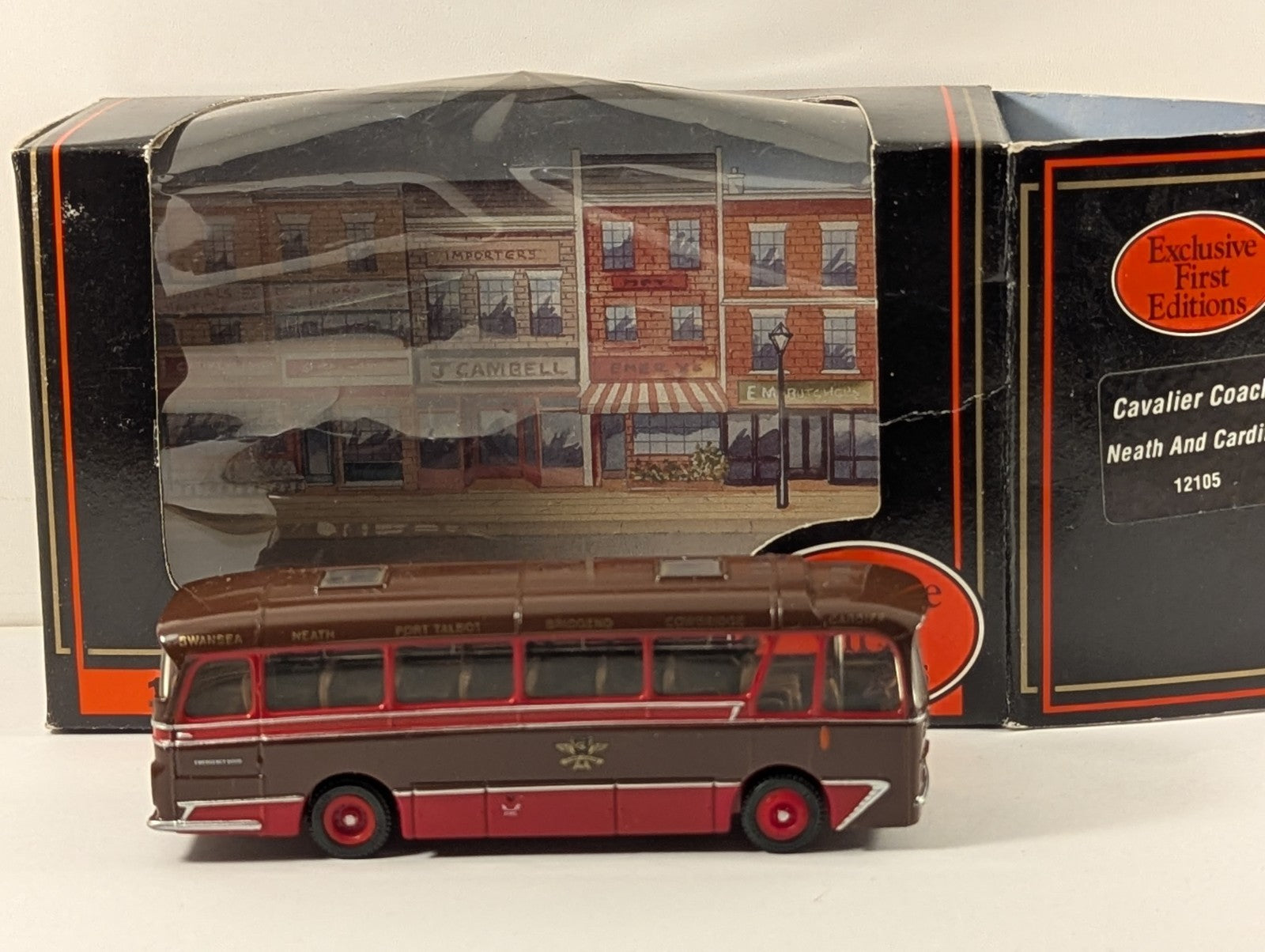 EFE 12105 OO Gauge Cavalier Coach Neath & Cardiff - Boxed
