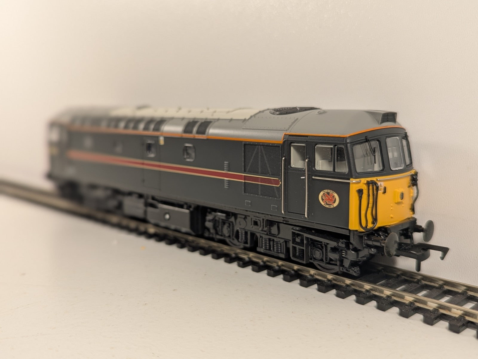Heljan OO Gauge Class 33/1 No. 33108 Fragonset Black Diesel Locomotive DCC Ready