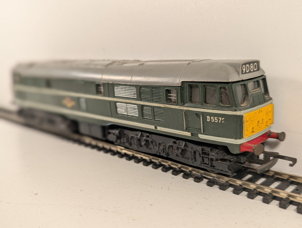 Tri-ang OO Gauge Class 31 Brush Type 2 Diesel Locomotive D5572