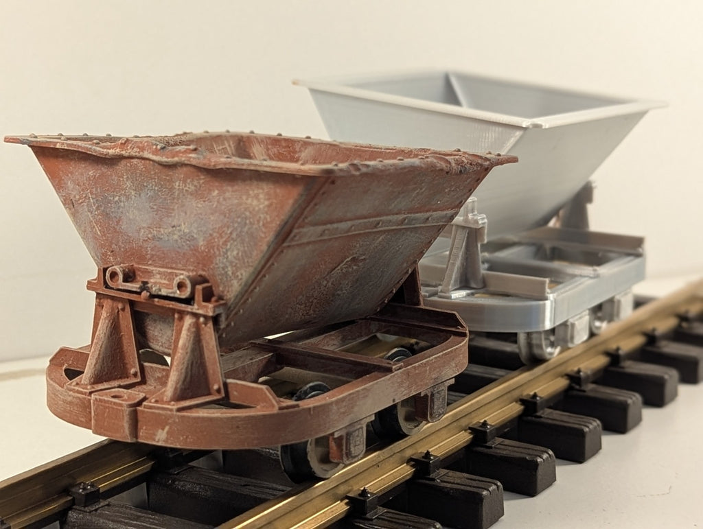 G Gauge Pair of Tipper Wagons