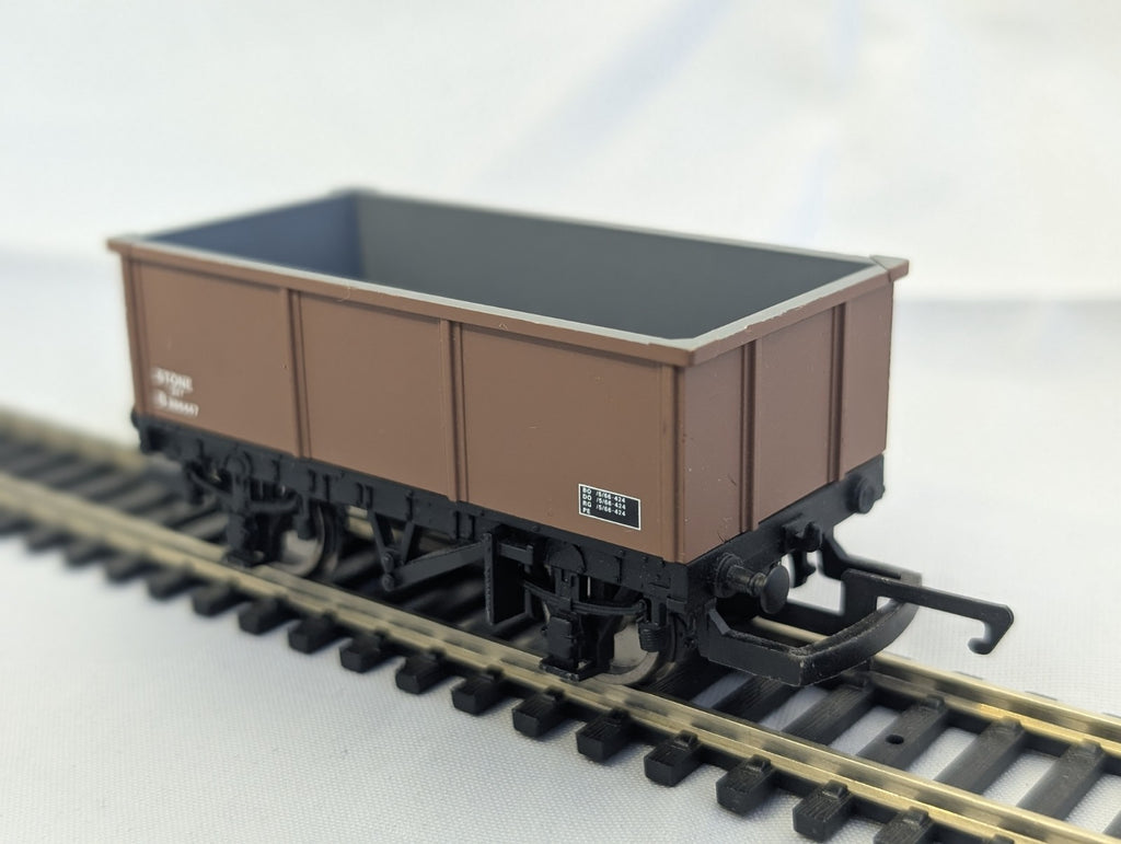 Hornby R6085 BR 20T Mineral Wagon Brown