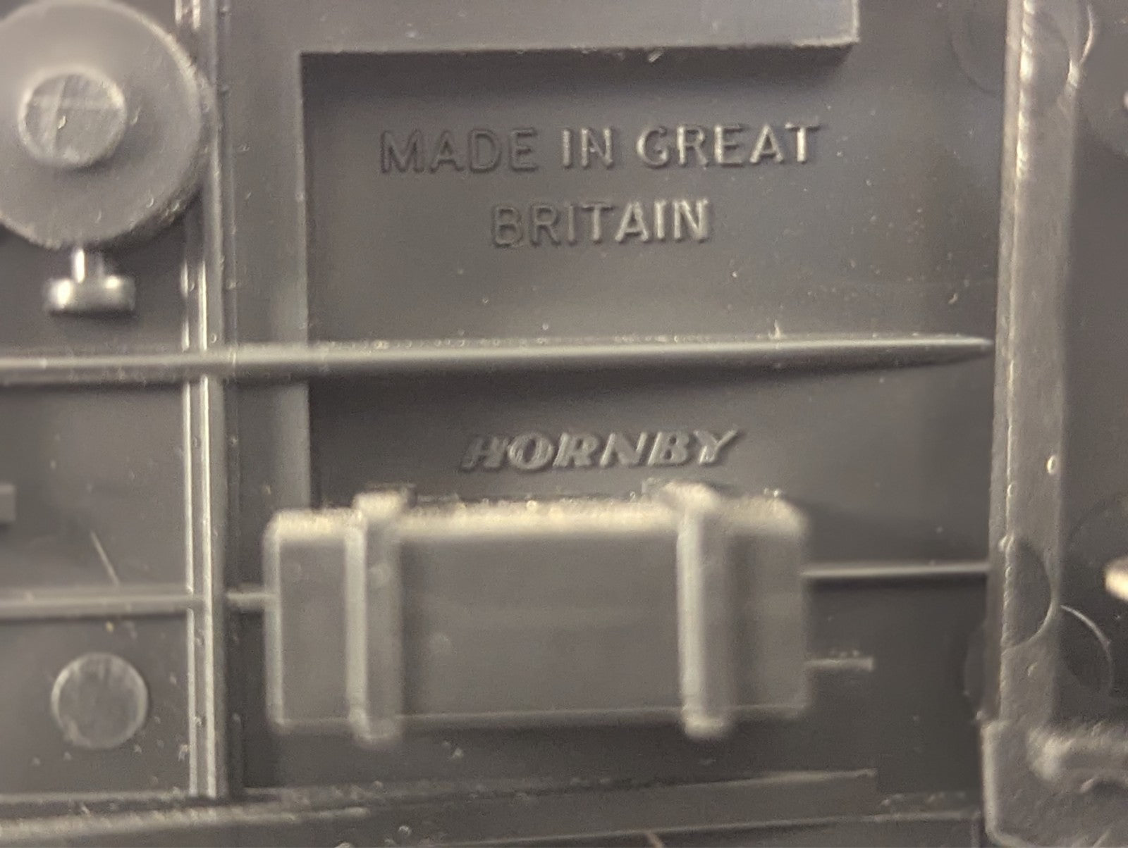 Hornby R477 LNER Gresley Composite Coach OO Gauge