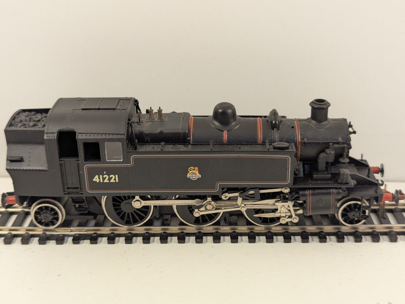 Bachmann 31-450 OO Gauge Class 2MT Ivatt 2-6-2T 41221 BR Black Boxed