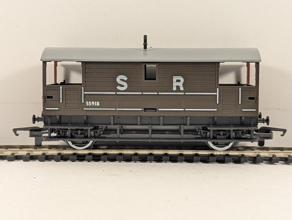 Hornby OO Gauge SR 20 Ton Pillbox Brake Van 55918 SR Brown R124