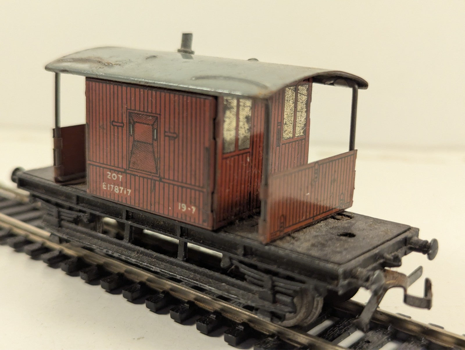 Hornby Dublo OO Gauge 20 Ton Brake Van