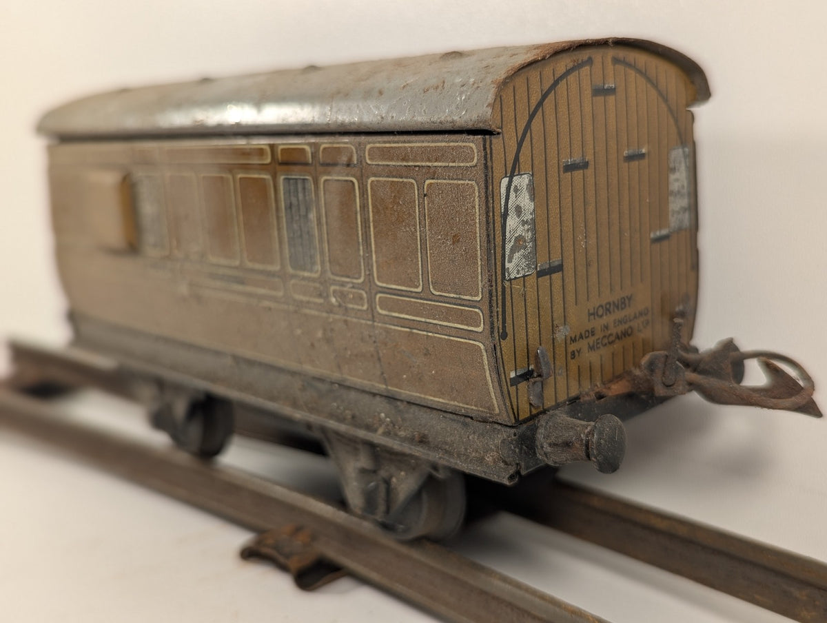 Hornby O Gauge No. 1 Passenger Coach Guard's Van LNER Teak