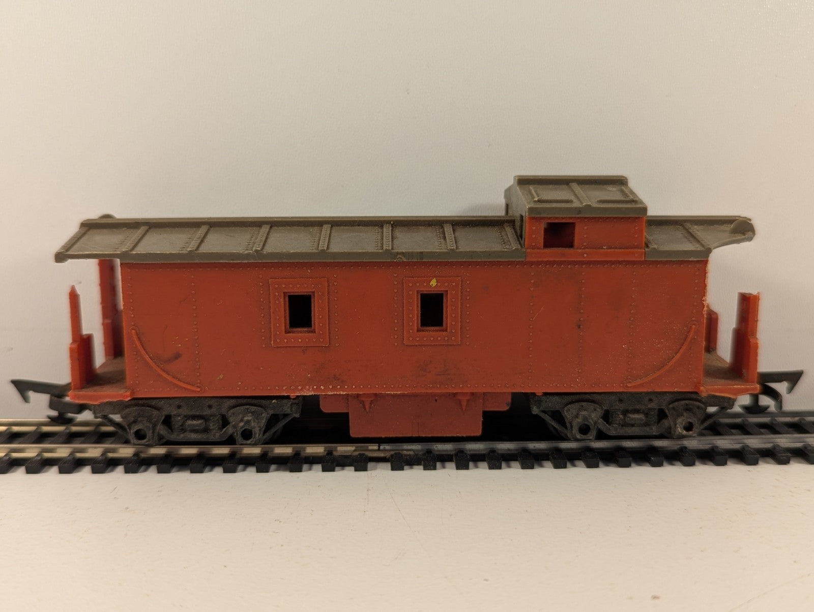 Tri-ang R115 OO Gauge Red Caboose
