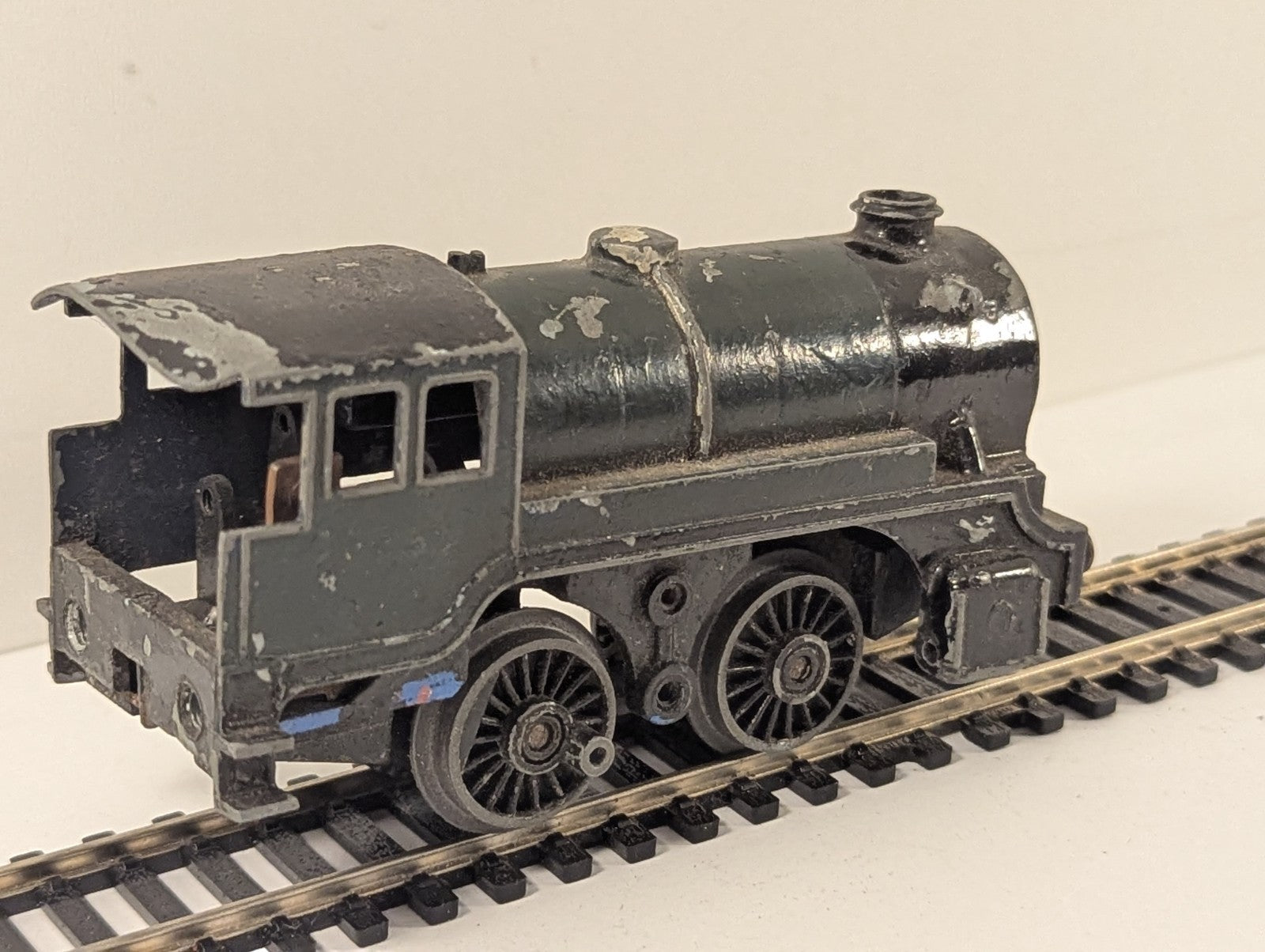 Trix OO Gauge 0-4-0 Tank Locomotive Dummy Black