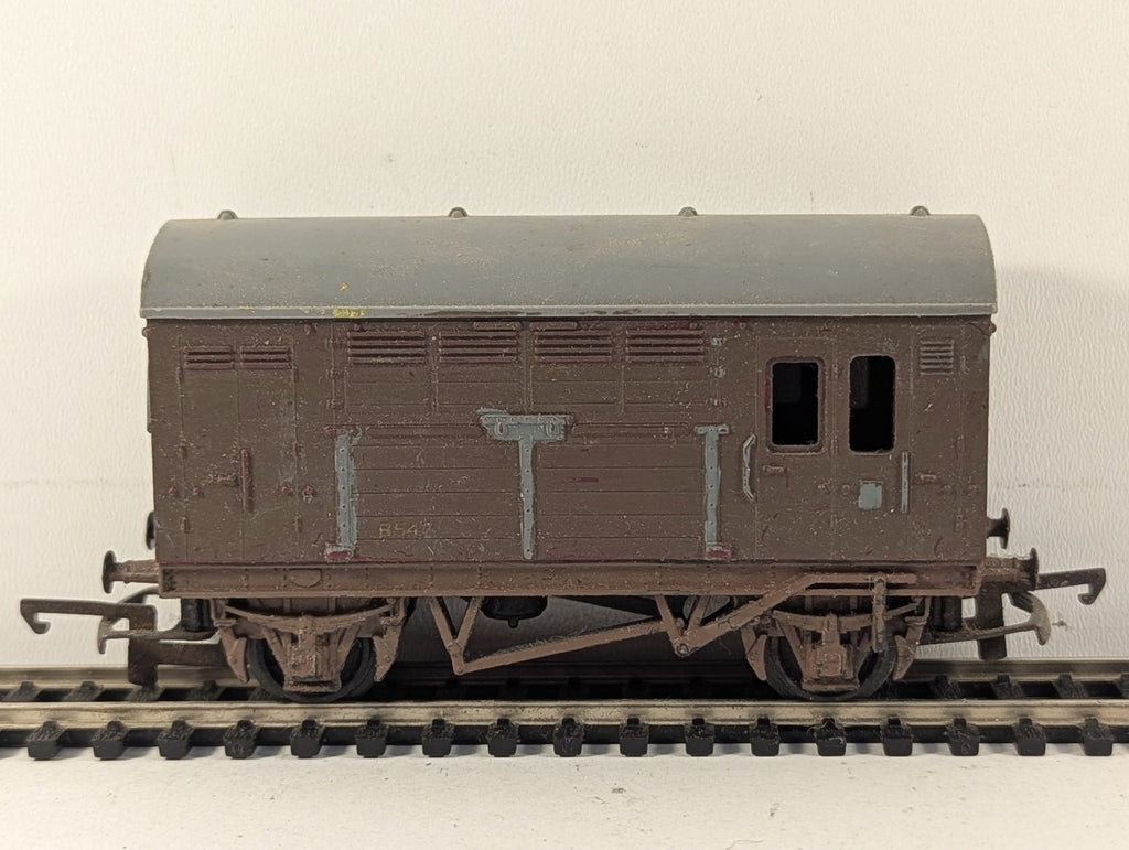 Tri-ang OO Gauge SR Utility Van Goods Wagon Repainted Brown R.16