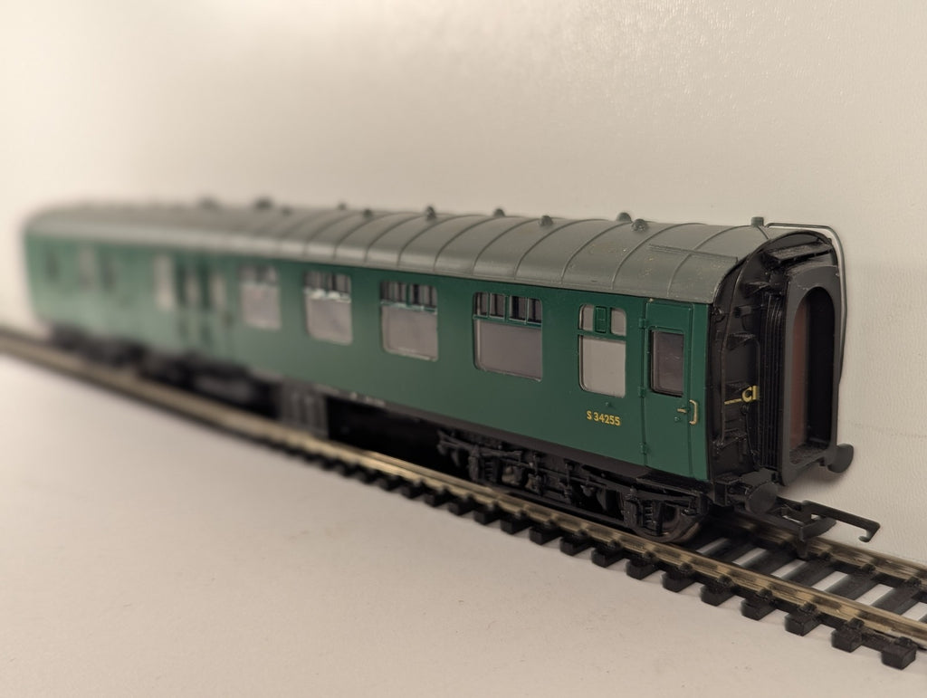 Bachmann OO Gauge BR Mk1 Brake Corridor Second (BSK) Passenger Coach S34255