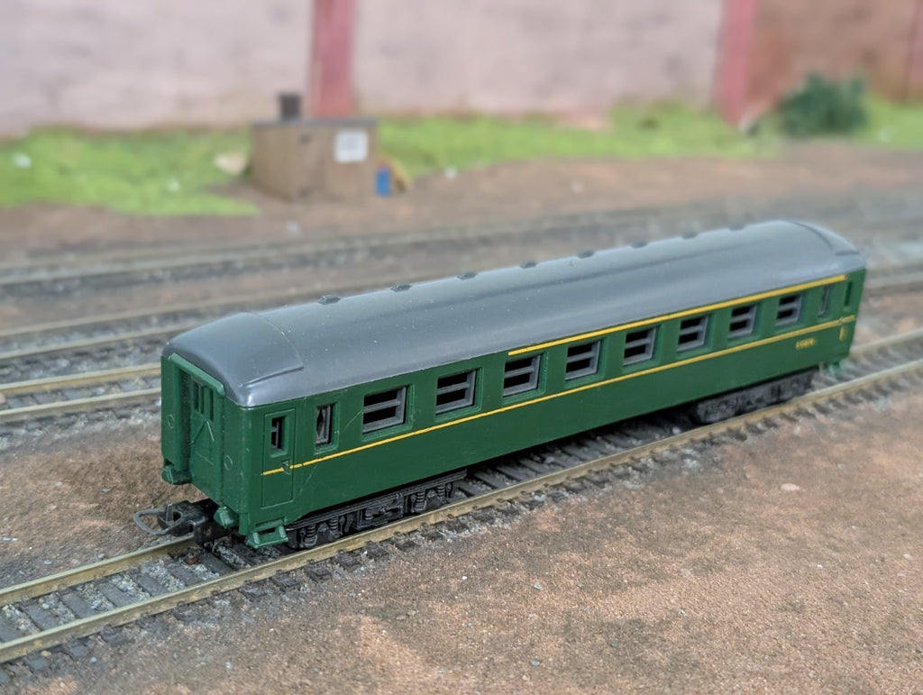 Lima HO Gauge Green Passenger Coach S15874
