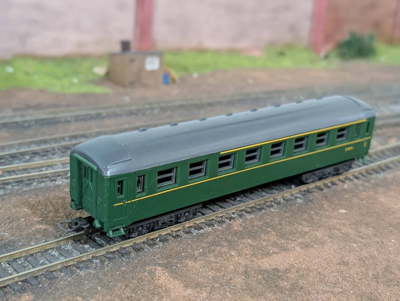 Lima HO Gauge Green Passenger Coach S15874