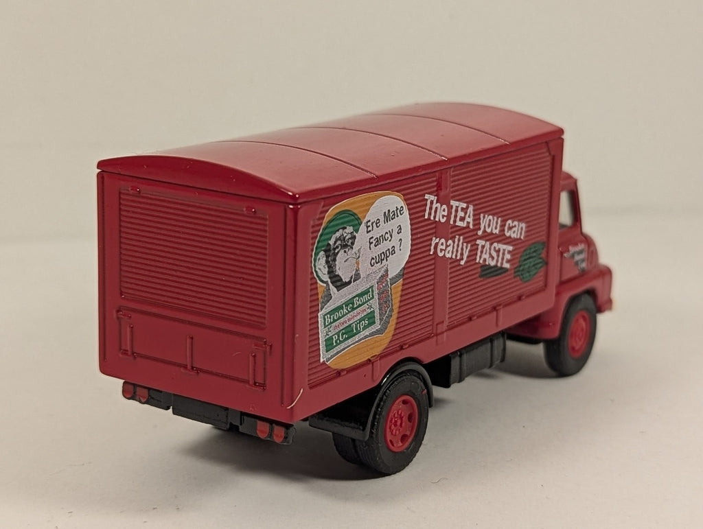 Vanguards 1:64 Ford Thames Trader Van Die-cast Model Van Brooke Bond PG Tips