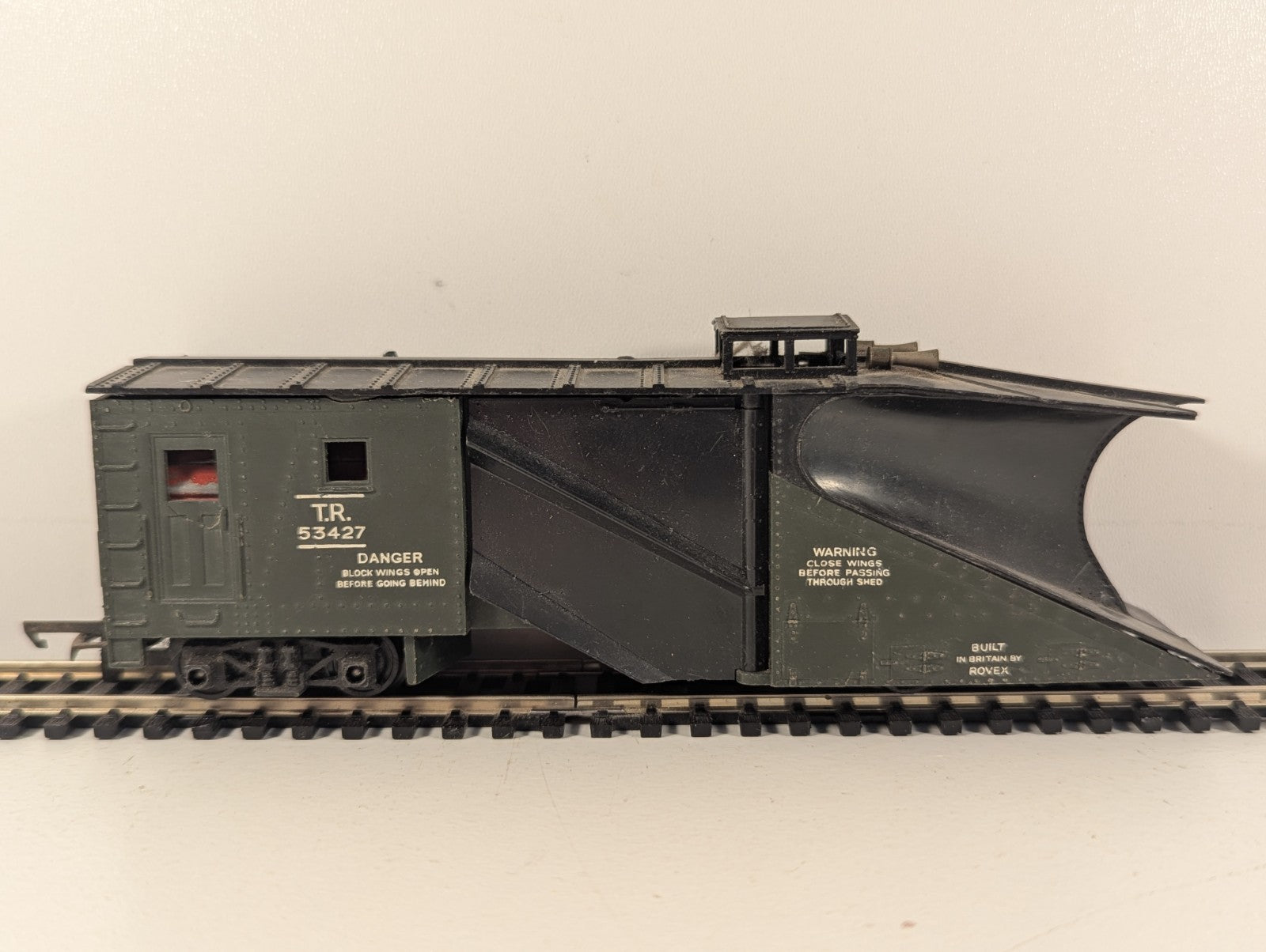 Tri-ang R138 Snow Plough OO Gauge