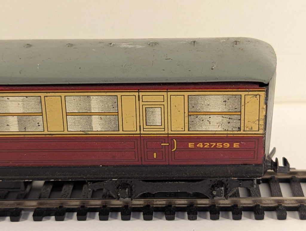 Hornby Dublo D12 BR Crimson and Cream Corridor Coach E42759E
