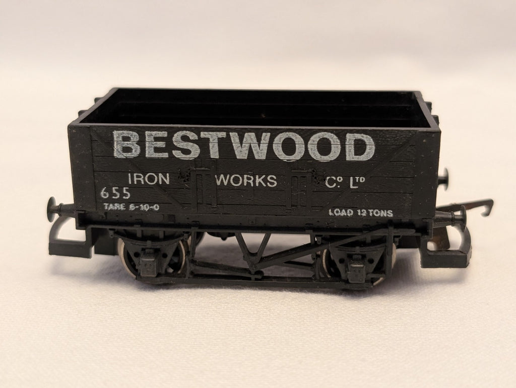 Hornby OO Gauge 7 Plank Wagon 'Bestwood' Goods Wagon 655