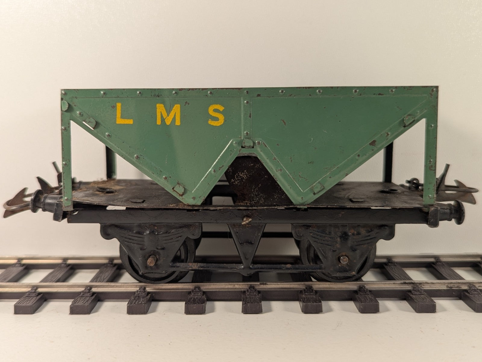 Hornby O Gauge LMS Operating Hopper Wagon Green
