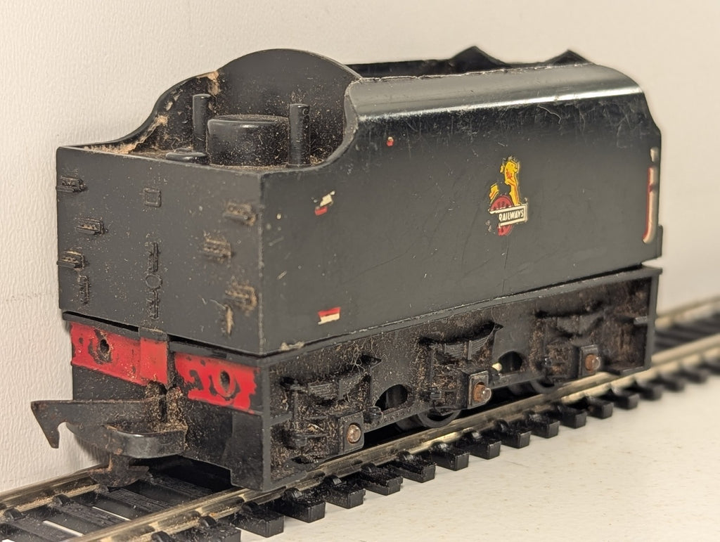 Tri-ang OO Gauge BR 6-Wheel Tender BR Black (Early Emblem) R30