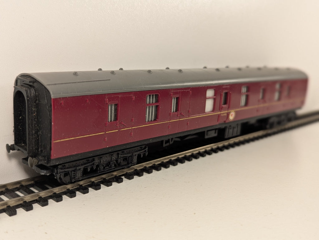 Tri-ang OO Gauge BR Maroon Mk1 Full Brake Coach