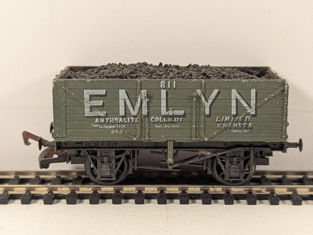 Dapol OO Gauge 7 Plank Open Wagon 811 Emlyn Anthracite Colliery Green