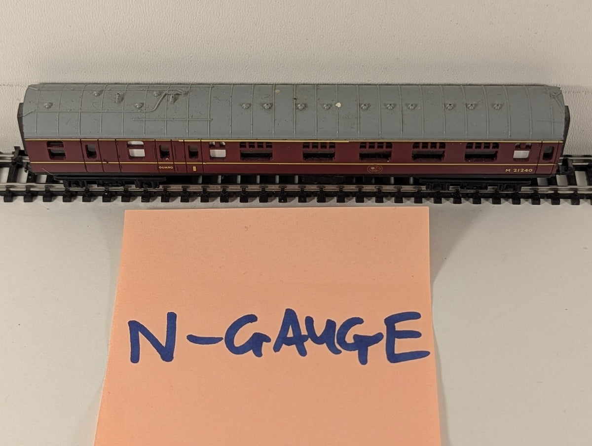 Minitrix N Gauge BR Mk1 Brake Composite Coach Passenger Coach M 21240 BR Maroon