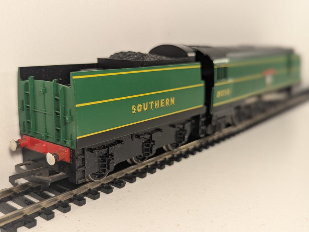 Hornby OO Gauge West Country Class 'Sidmouth' Steam Locomotive 21C110