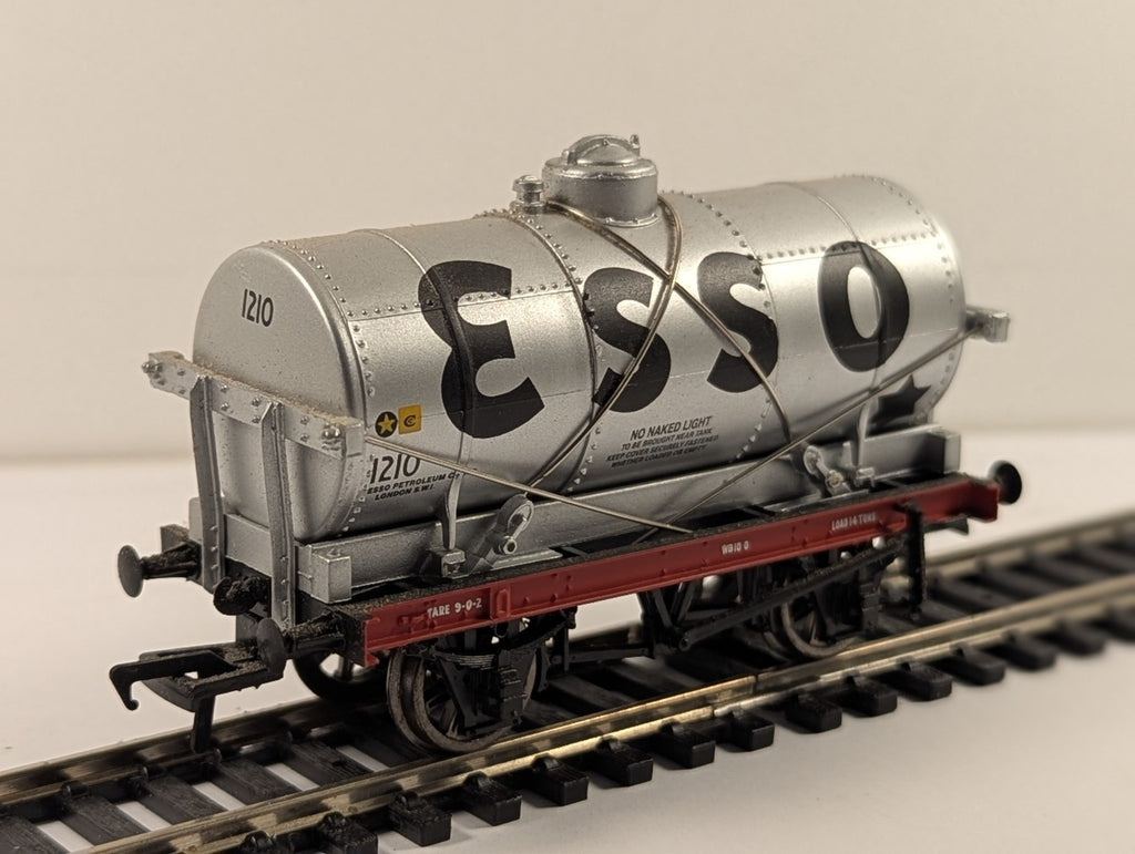 Bachmann OO Gauge 14 Ton Tank Wagon 1210 Esso Silver 38-752