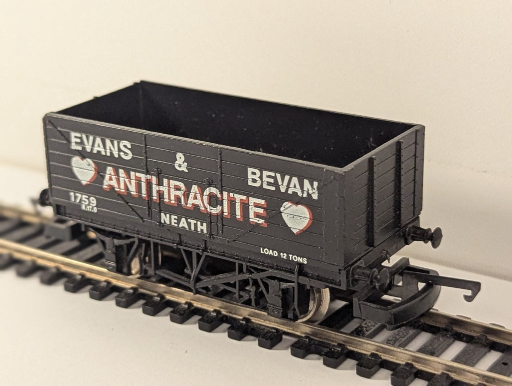 Lima OO Gauge Evans & Bevan Anthracite 7 Plank Wagon 1759