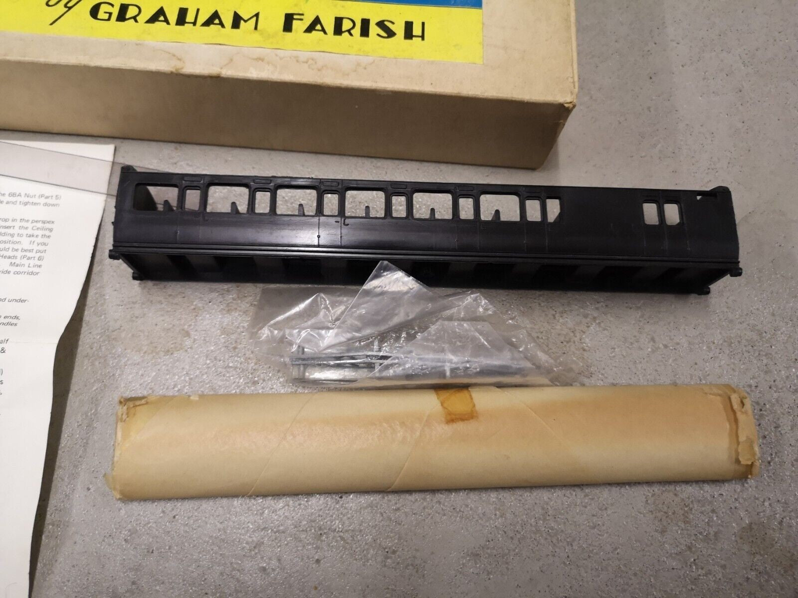 Graham Farrish Suburban Coach Kit OO Gauge Boxed