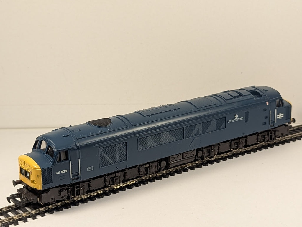 Mainline OO Gauge Class 45 'The Manchester Regiment' Diesel Locomotive 45039