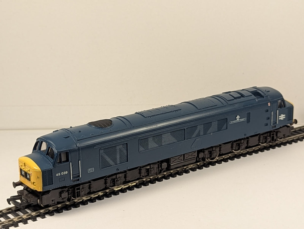 Mainline OO Gauge Class 45 'The Manchester Regiment' Diesel Locomotive 45039