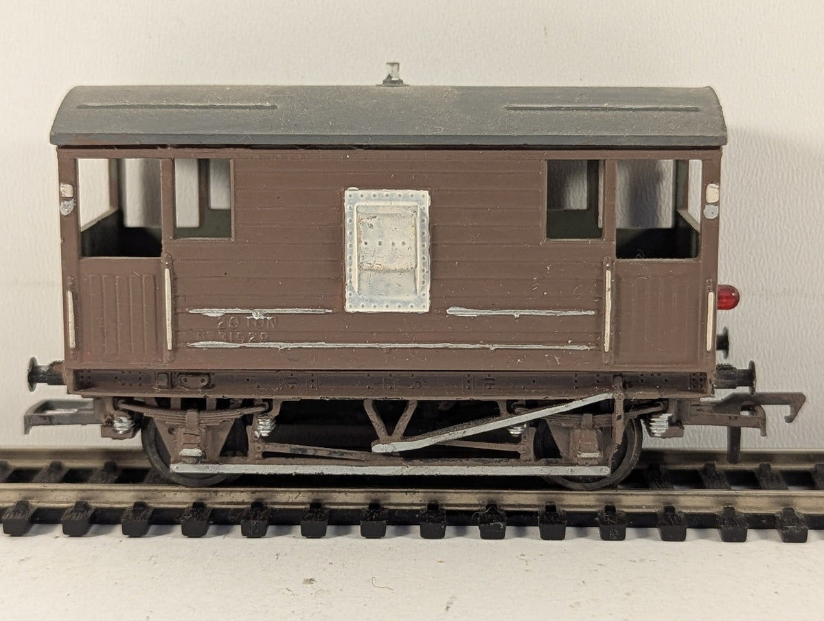 British Trix OO Gauge LMS 20 Ton Brake Van M731528 BR Bauxite 5613