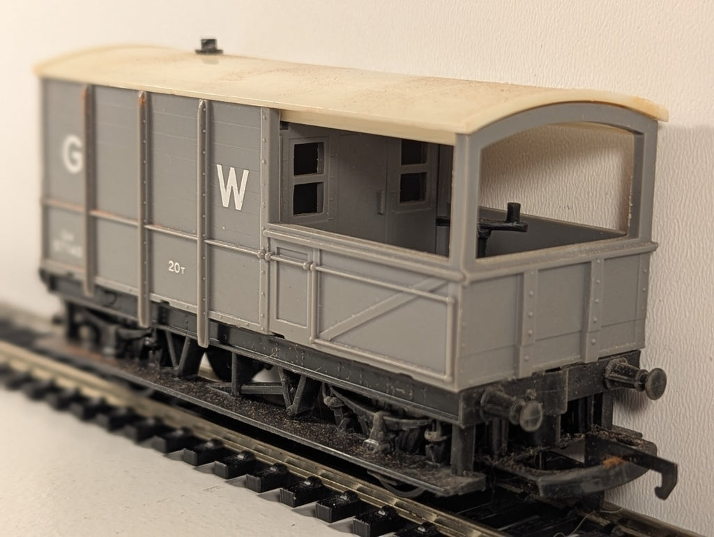 Tri-ang Hornby R124A OO Gauge GWR 20-Ton Brake Van