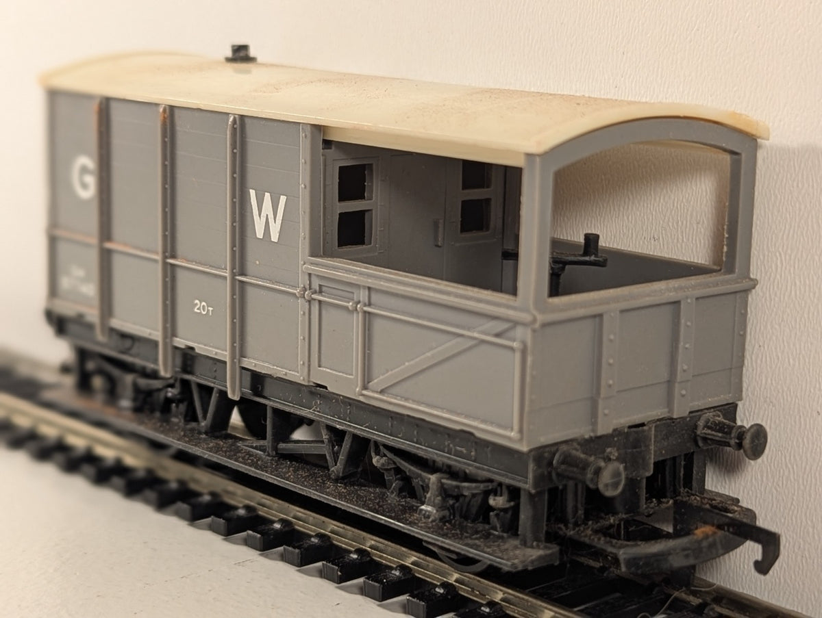 Tri-ang Hornby R124A OO Gauge GWR 20-Ton Brake Van