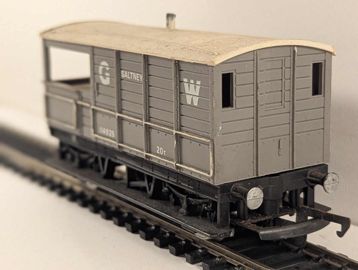 Hornby OO Gauge GWR 20t Toad Brake Van 'Saltney' Goods Wagon 114925 GWR Grey