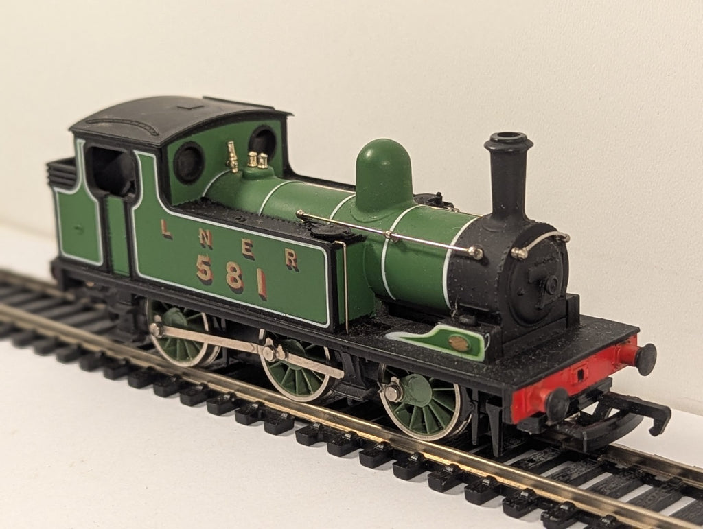 Mainline 37054 OO Gauge Class J72 0-6-0T LNER Apple Green – Spares/Repair