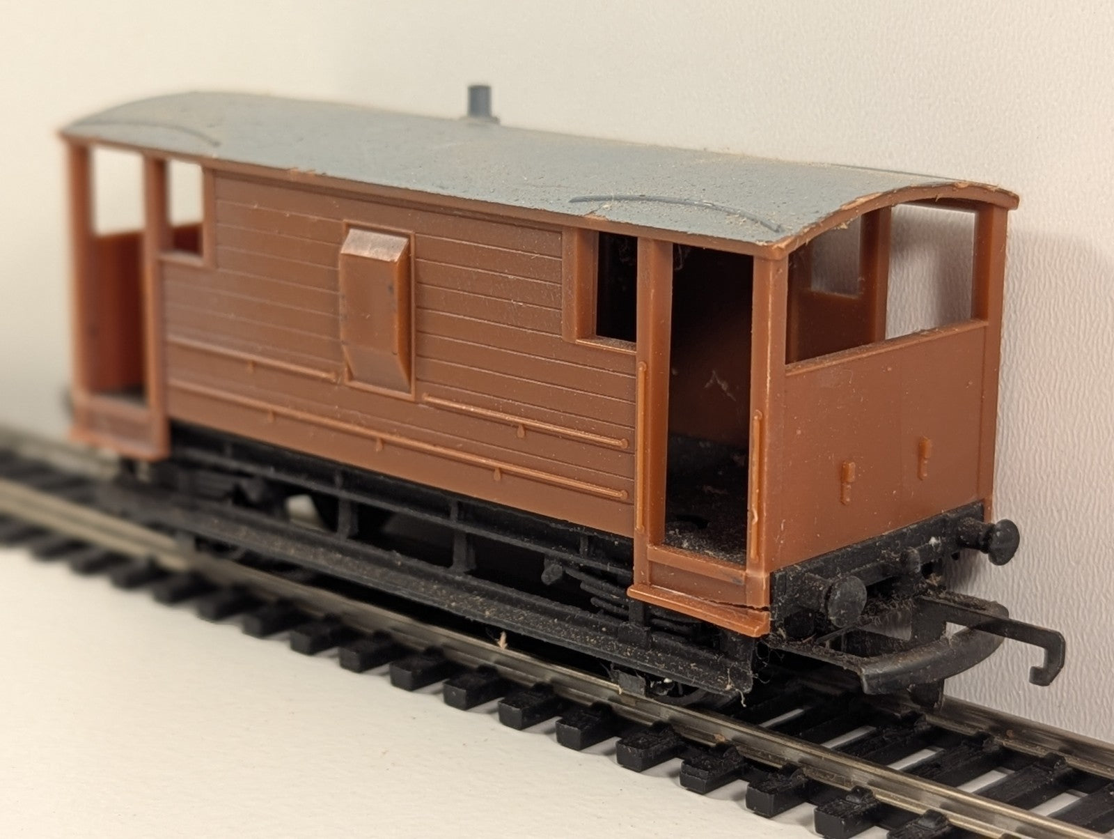 Hornby Dublo 4310 20T Brake Van – BR Bauxite