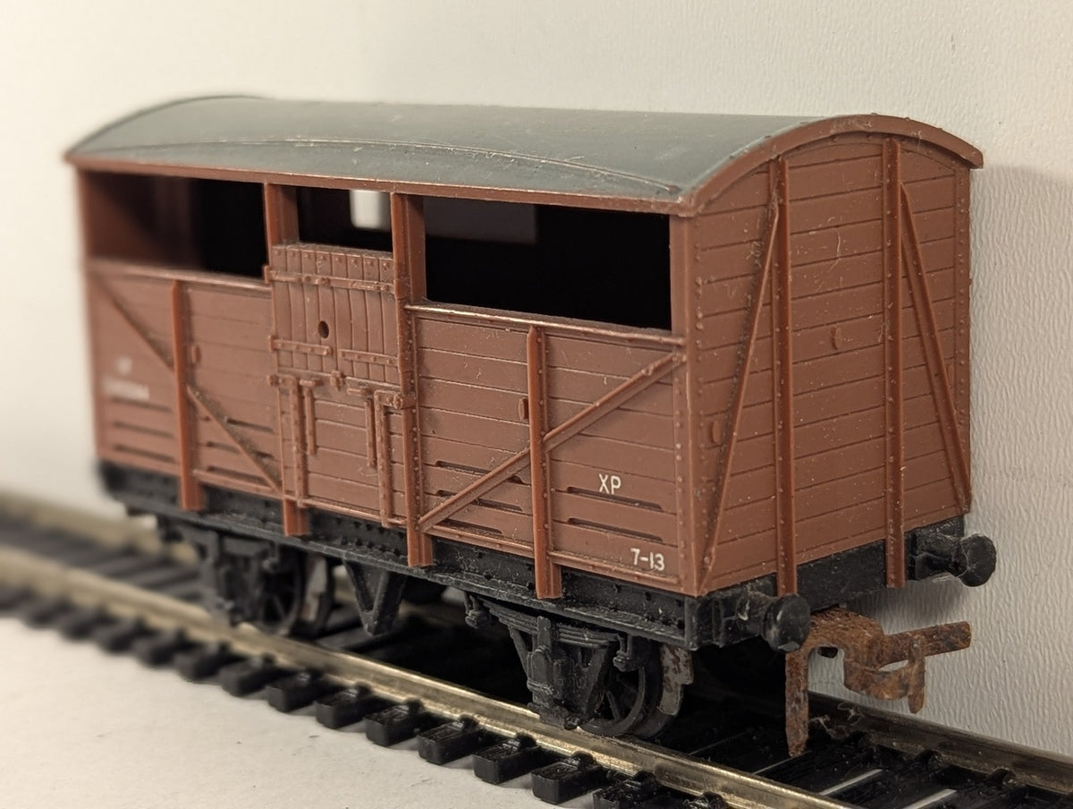 Hornby Dublo OO Gauge BR Cattle Wagon Goods Wagon B893344 BR Bauxite 4635