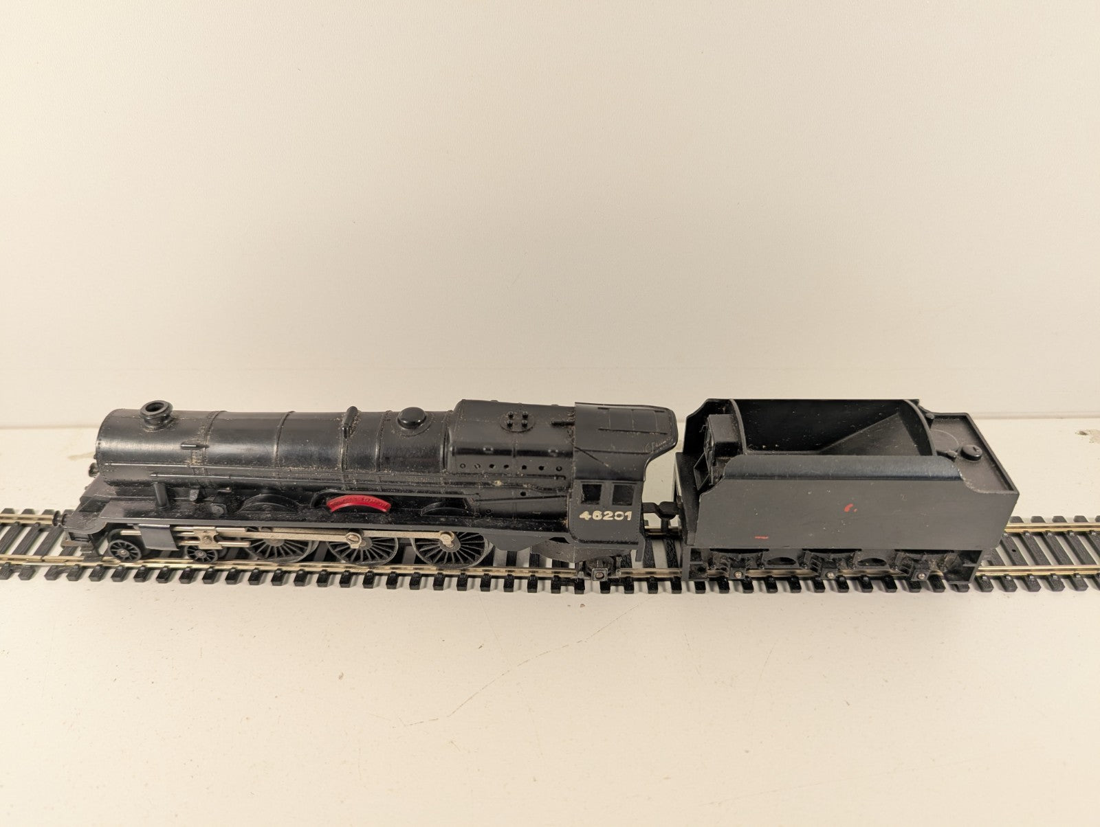 Tri-ang Hornby Princess Royal Class 4-6-2 “Princess Elizabeth” BR Unlined Black