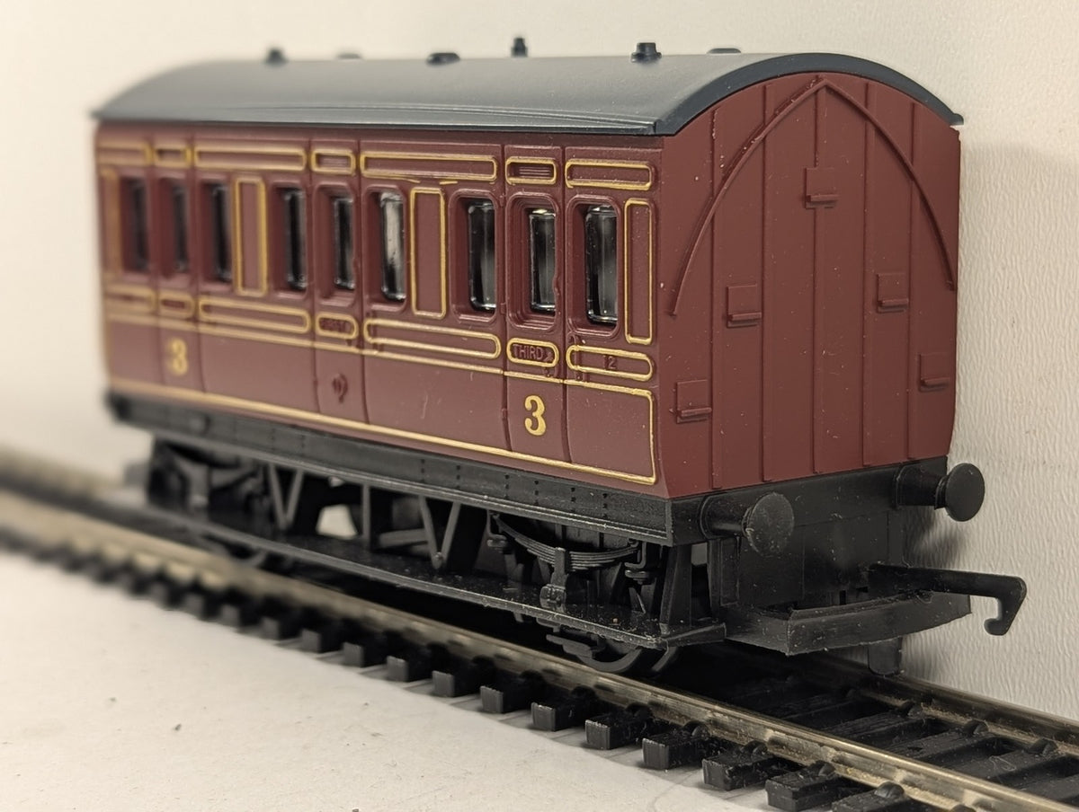 Hornby OO Gauge LMS 4-Wheel Composite Coach Passenger Coach 12 LMS Maroon R339