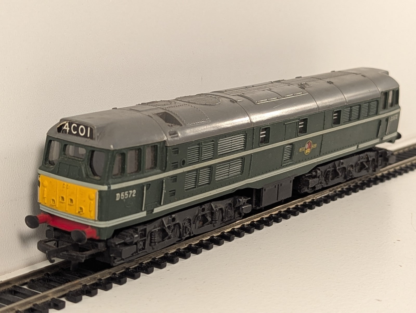 Tri-ang R357 Class 31 D5572 BR Green Spares/Repair