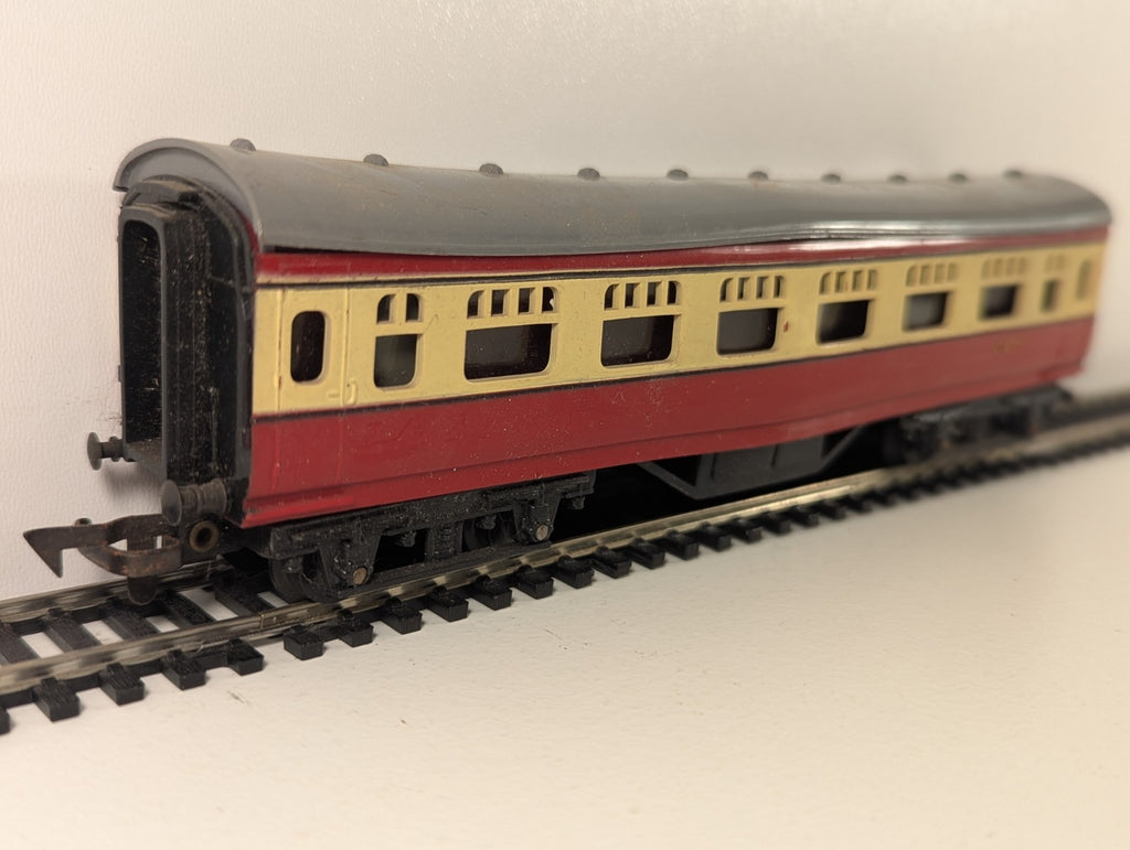 Tri-ang R21 OO/HO Gauge Passenger Coach M7071 – Blood & Custard Livery
